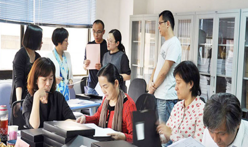 上海自力(li)教育_工(gong)作(zuò)情景